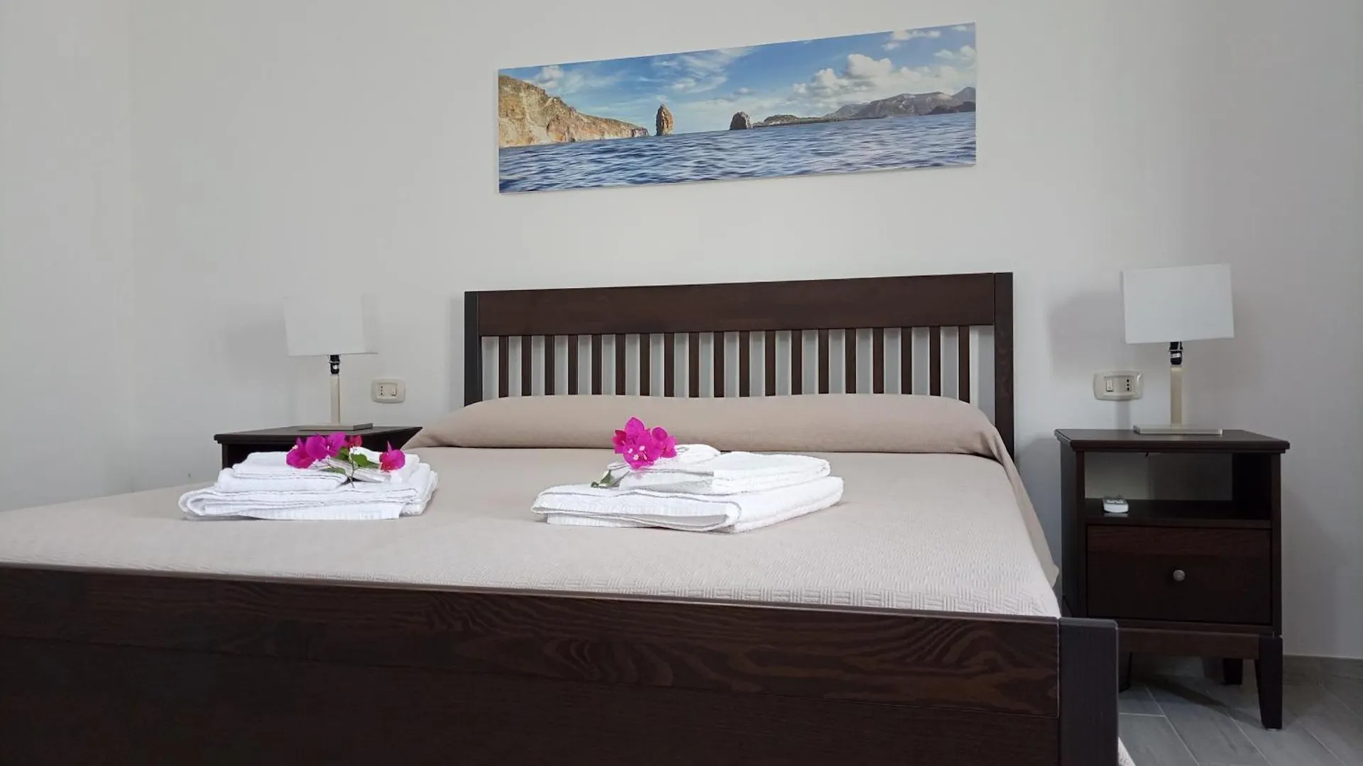 דירה ליפארי Holiday Home Tarinuzza