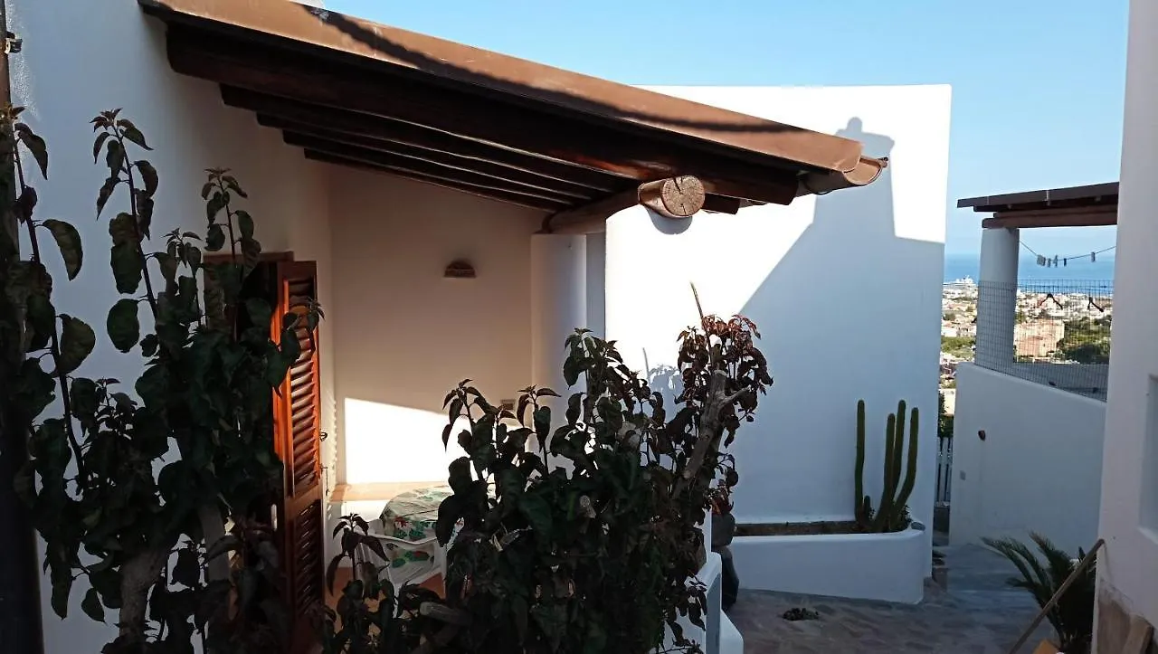 Appartamento Holiday Home Tarinuzza Città di Lipari Italia